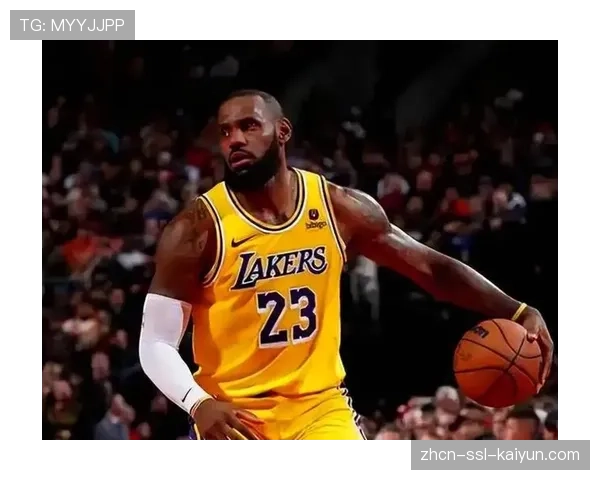 特写:勒布朗·詹姆斯生涯总得分突破45000分后的更衣室发言